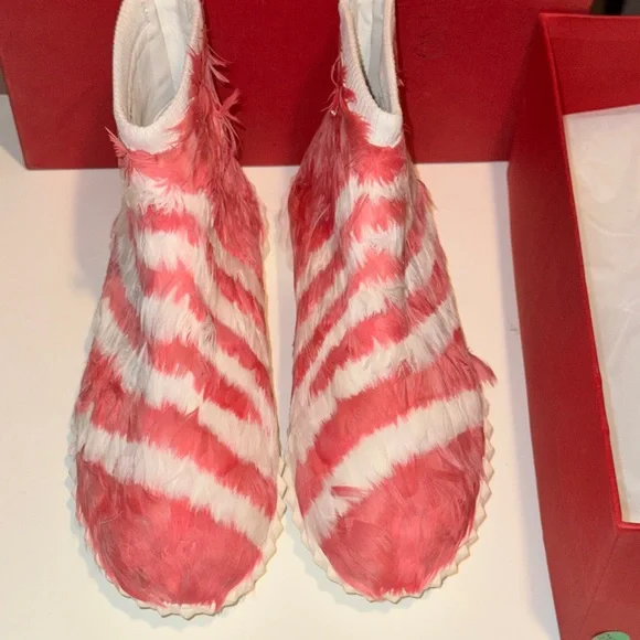 $1,795  NEW Valentino Garavani Goose Feather Zip-Up Sneakers (37 EU)  NIB - Picture 6 of 10